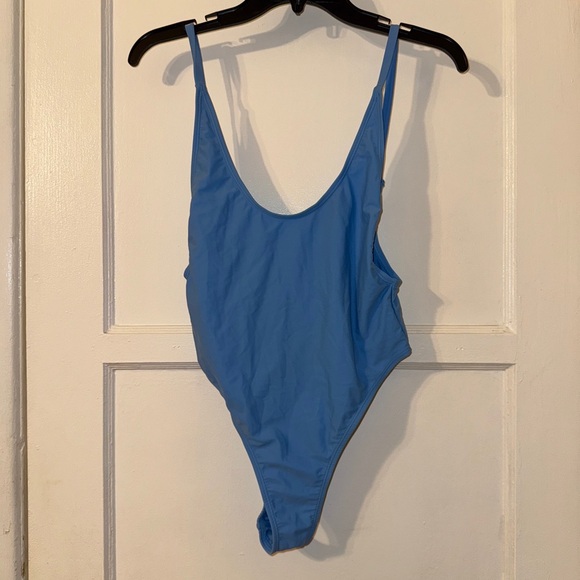 Fabletics Low Back One-Piece Swimsuit medium nwt - Picture 3 of 5